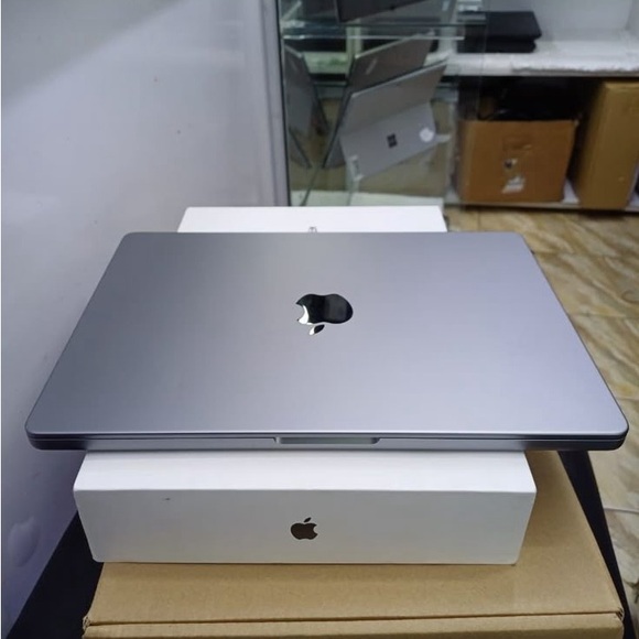 Apple MacBook - Sleek Gray Finish